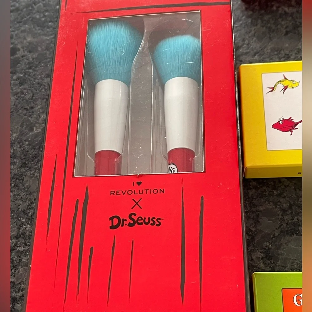 Sephora + I ❤️ Revolution Dr. Seuss Eyeshadow Palettes + Brush Sets 🐠 🐠🎏🐈‍⬛🎩🍳🐷